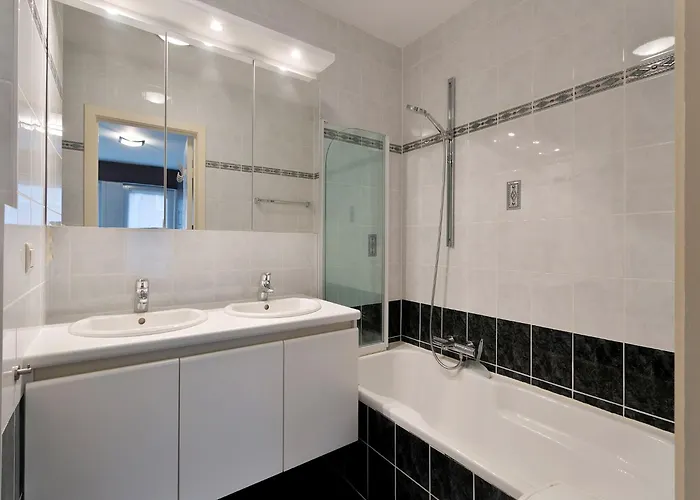 In Near The Pier 블랑켄베르크